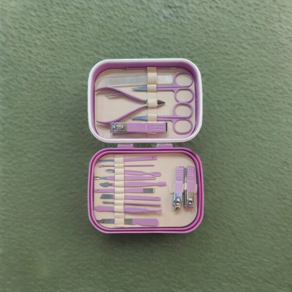 18 Pieces Portable Nail Clippers Beauty Tool Set - Image 2