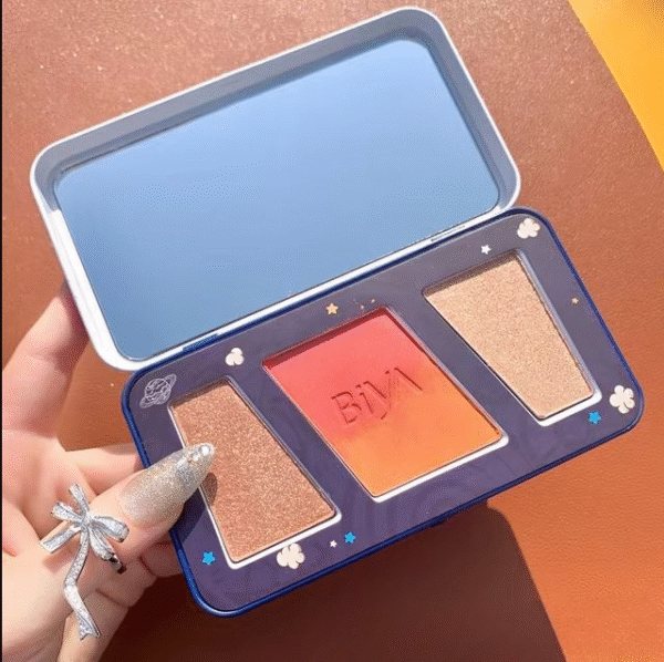 3 In 1 Colors Facial Blush Gradual Powder Blusher Shimmer Highlighter Three-dimensional Brightening Powder Blusher Palette – Biya Korean Highlighter & Blush Palette - Image 5